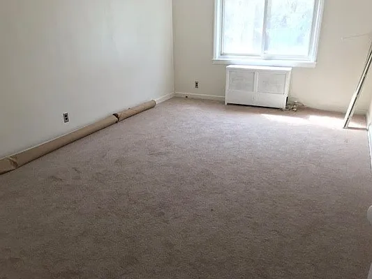 Rented by 18 REALTY | media 33