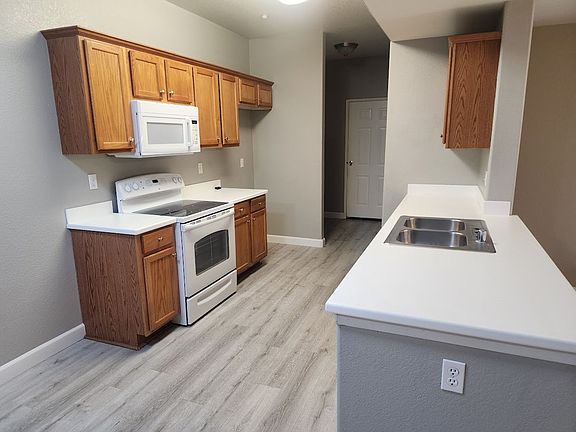 5th image of 24909 Madison Ave Unit 1014
