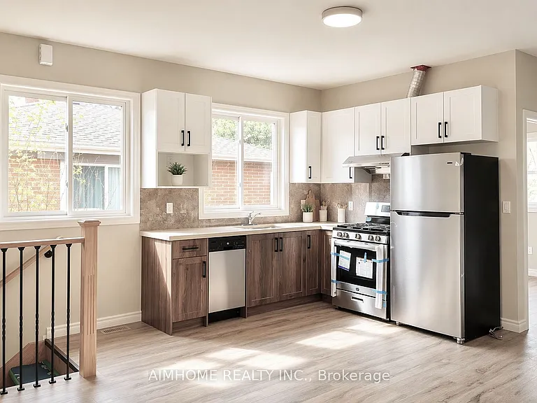 15 Waddington Cres #3 — Photo 3