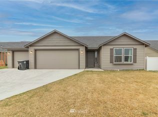 1347 E Egeland Dr, Moses Lake, WA 98837