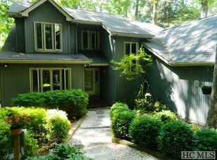1647 Black Oak Dr, Sapphire, NC 28774