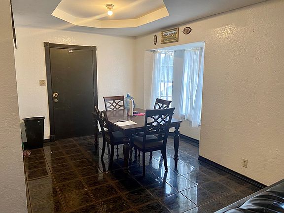 4th image of 5715 Grande Blvd