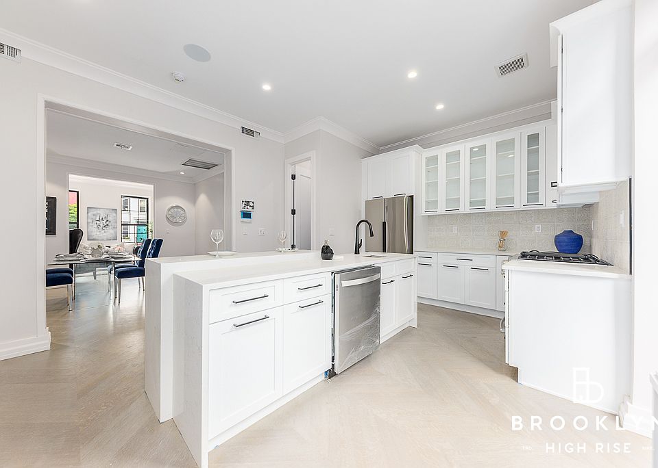 1st image of 234A Vernon Ave #1F