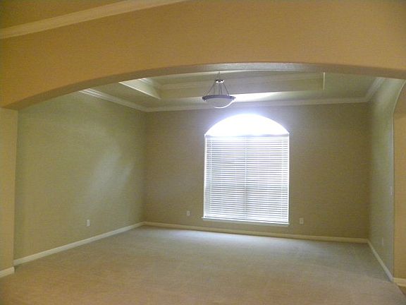 5th image of 177 Teinert Cir