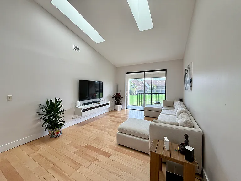 7935 La Mirada Dr — Photo 19