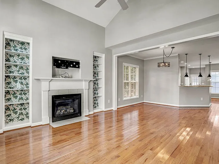 606 Center St — Photo 15