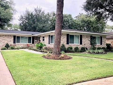 1st image of 2720 Meadow Ln