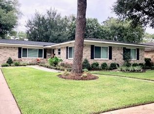 2720 Meadow Ln, El Campo, TX 77437