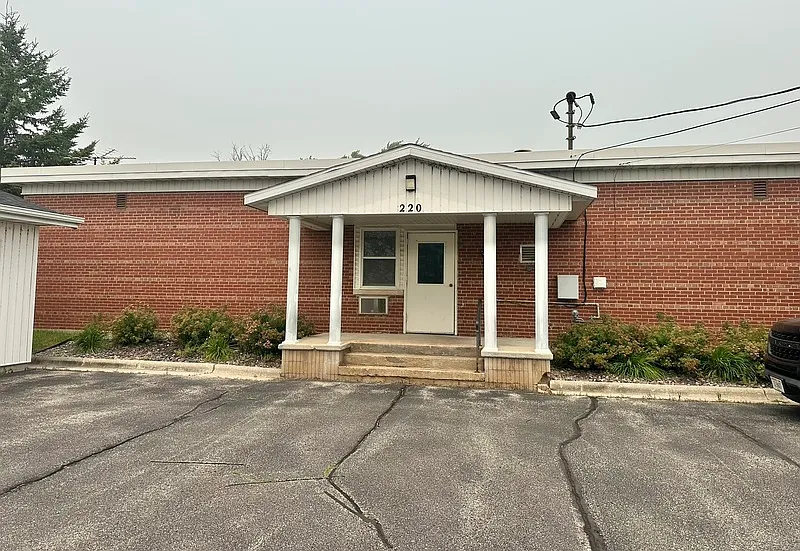 2 bed, 1.0 bath, $799 — Photo 2