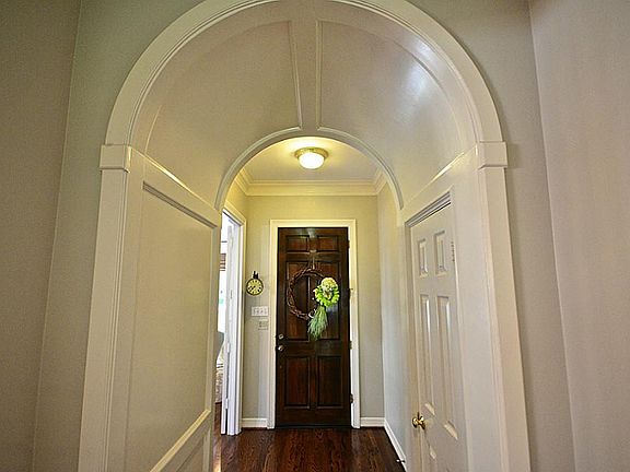 2nd image of 4142 Villanova St