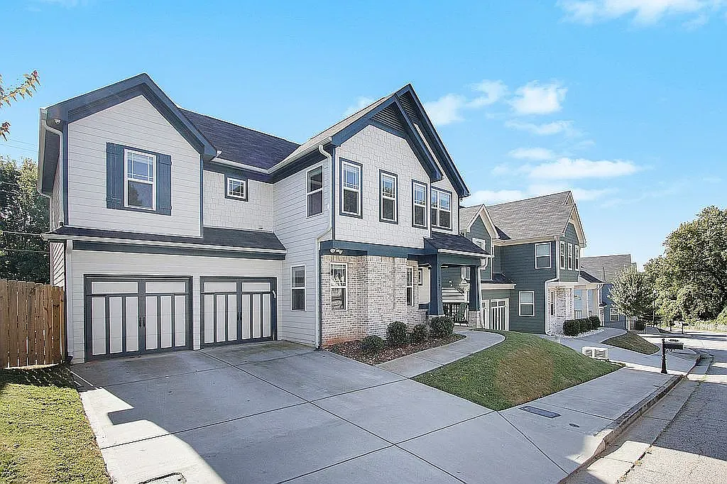4 bed, 2.5 bath, 1878 sqft, $2,850 — Photo 3