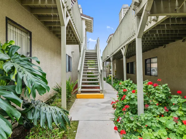 La Sierra Apartments, 11207 Magnolia Ave APT 205, Riverside, CA 92505