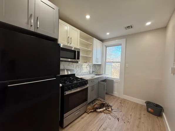 216 Claremont Ave, Jersey City, NJ