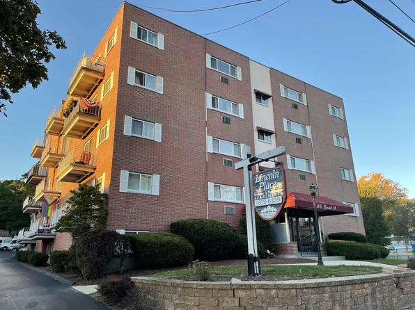 106 Broad St, Weymouth, MA 02188