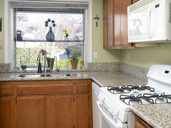 5th image of 1107 Golden Springs Dr Unit F