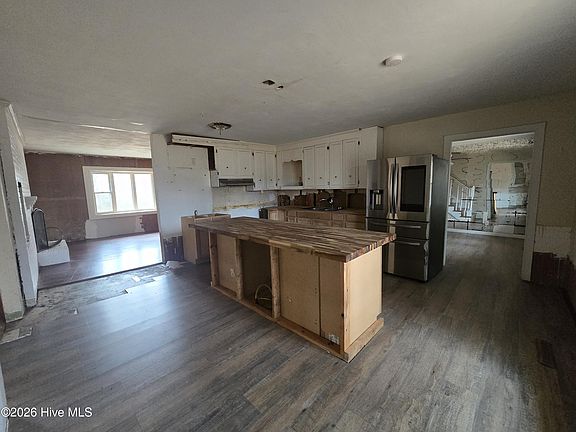 5th image of 239 Riverwood Drive