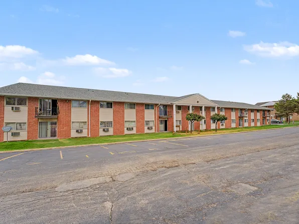 1557 Jill Ct, Glendale Heights, IL