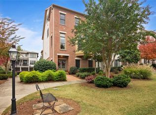 162 W Ridge Way, Roswell, GA 30076