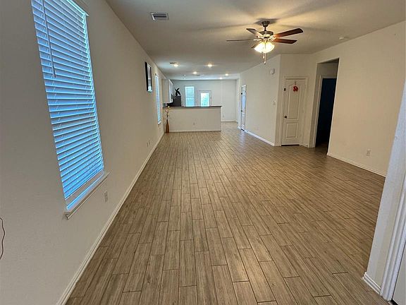 3rd image of 31303 Whitfield Ct