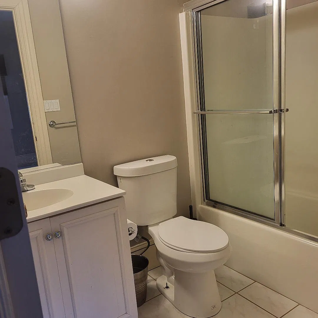 803 Hillstead Dr — Photo 3