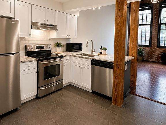 3rd image of 25 Grand Street #111