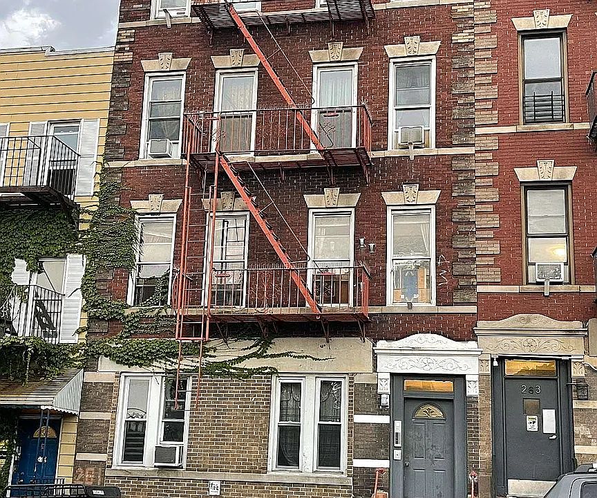 1st image of 281 23rd St APT 1