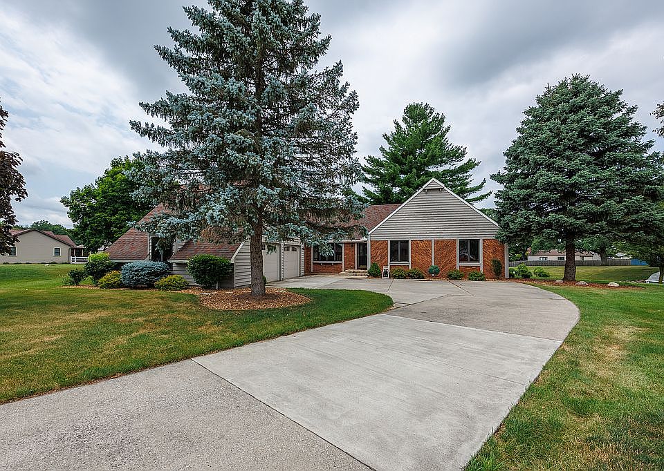 1st image of 1764 Iroquois Ct