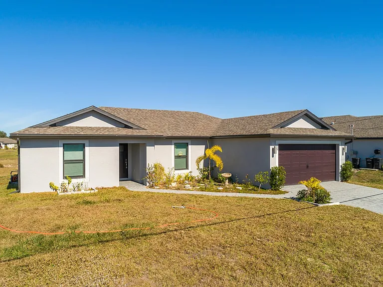 839 Yellowbird Dr — Photo 2