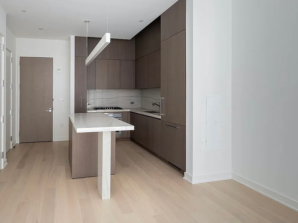 1st image of 77 Charlton St #S7f