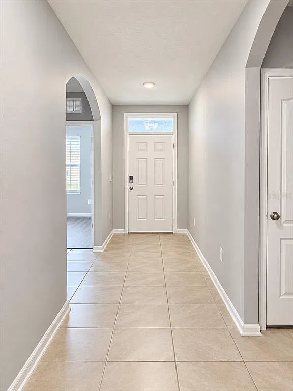 3 bed, 2.0 bath, 1690 sqft, $1,995 — Photo 3
