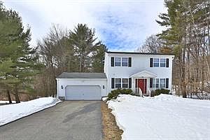 1st image of 25 Darlyne Dr