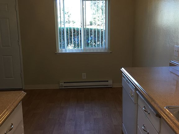 5th image of 3670 Peacock Ct APT 6