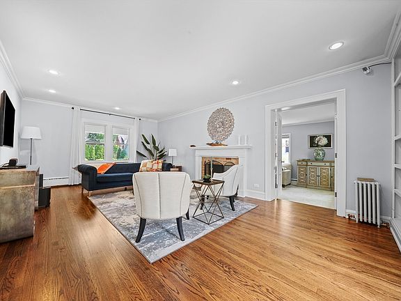 3rd image of 109 Sunset Ave