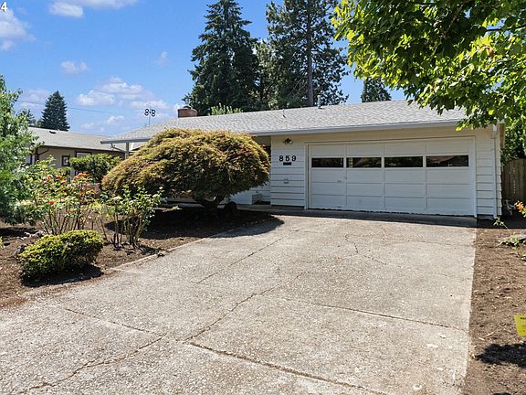 2nd image of 859 SE 16th Ave