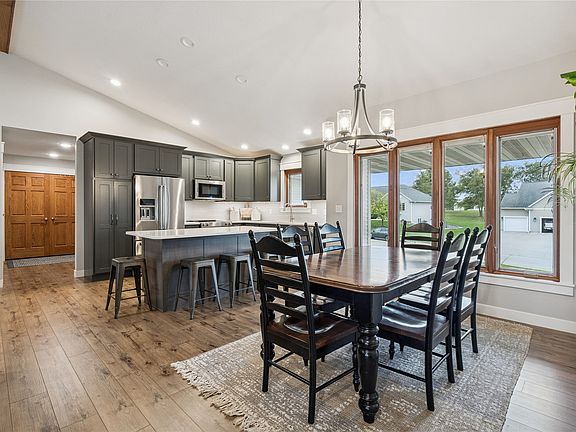 5th image of 515 Fairview Dr