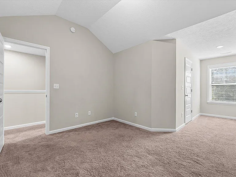 1071 Linsmore Ave — Photo 25