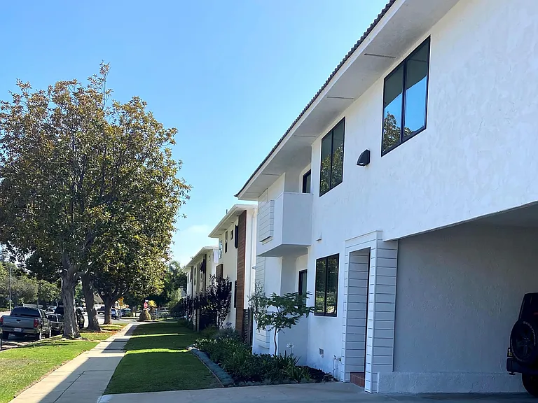 11775 Gateway Blvd #8 — Photo 1