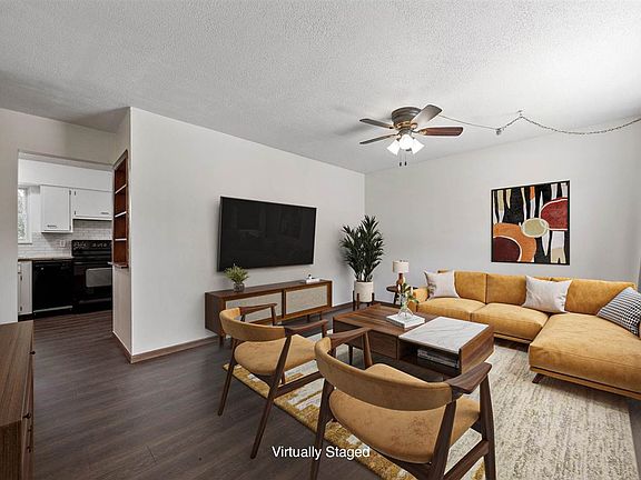 3rd image of 2413 Miami Dr