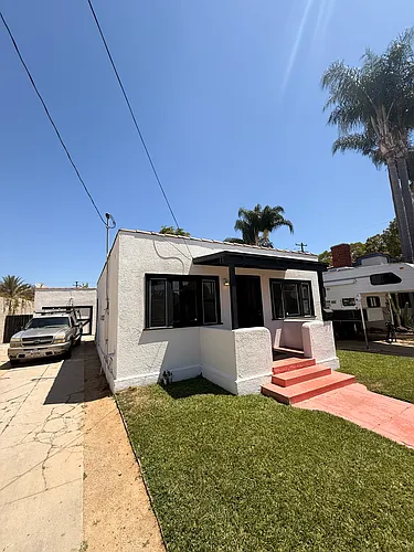 415 W Marietta Pl Photo 1
