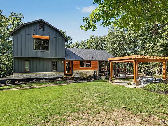2nd image of 4 Wolf Trail Ct