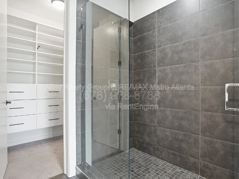 1463 La France St NE #8 — Photo 19
