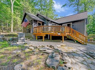 132 Black Bear Run, Paupack, PA 18451