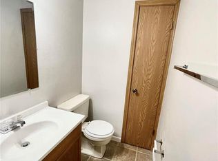 534 S Clinton St, Collinsville, IL 62234