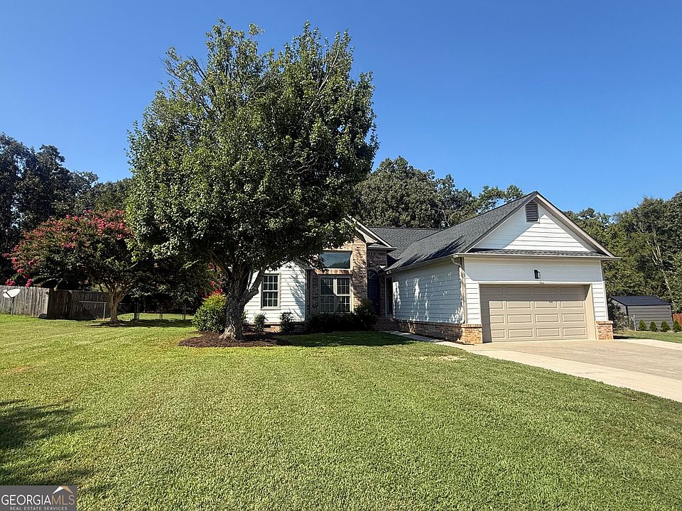 1st image of 132 Ashley Ter SE