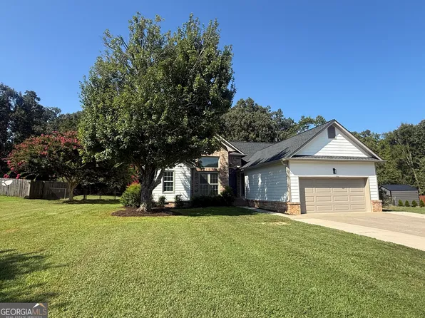 132 Ashley Ter SE, Calhoun, GA 30701