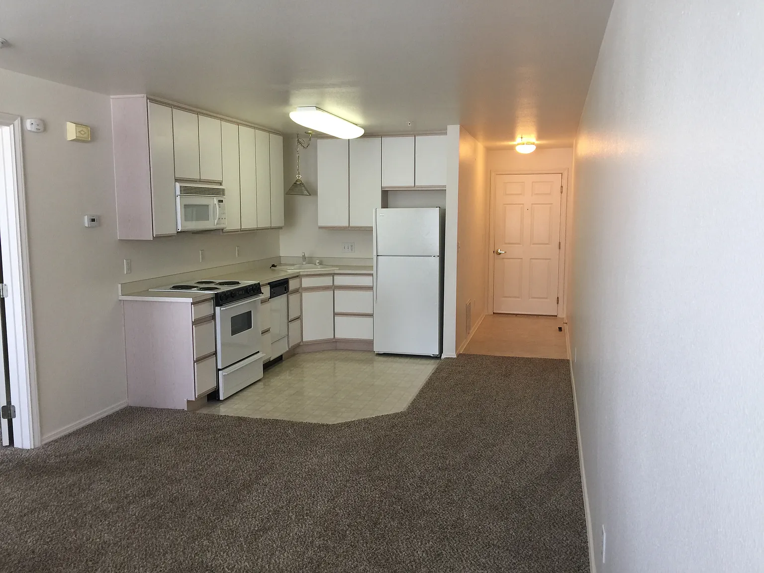 1 bed, 617 sqft, $1,100 — Photo 3