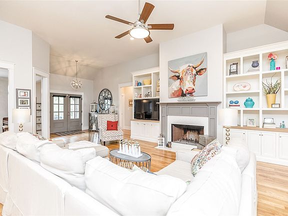 4th image of 6109 Oak Summit Ln