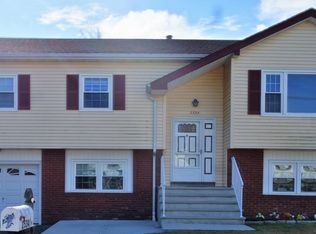 2534 Honeysuckle Ln, Point Pleasant Beach, NJ 08742