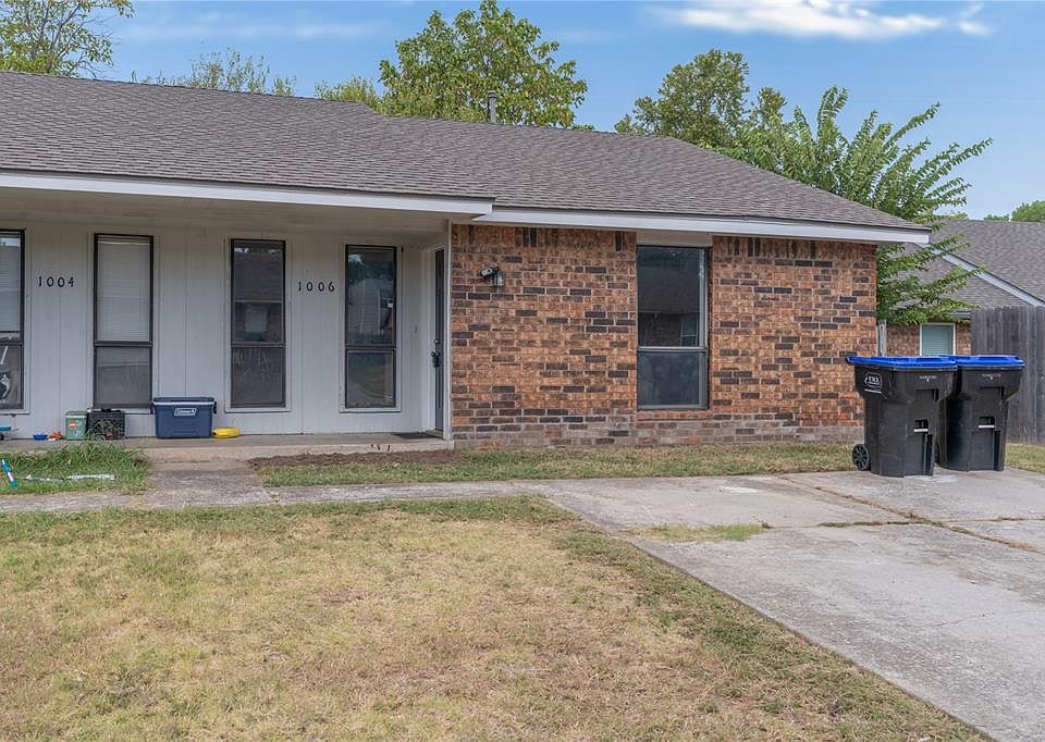 1st image of 1004 Acacia Cir