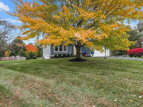 3rd image of 12047 Rocky Springs Ln